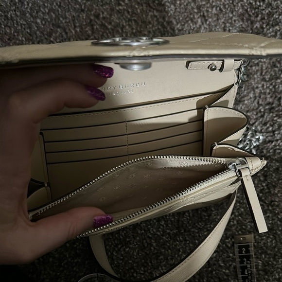 Tory Burch Beige Cream Quilted Leather crossbody with silver hardware - Picture 11 of 13